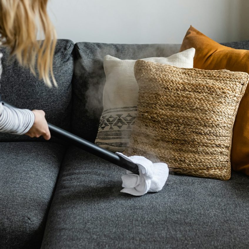 Detailed upholstery cleaning with a steam cleaner
